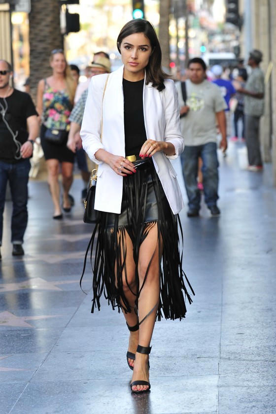 Kết quả hình ảnh cho Váy tua rua sao Châu Âu