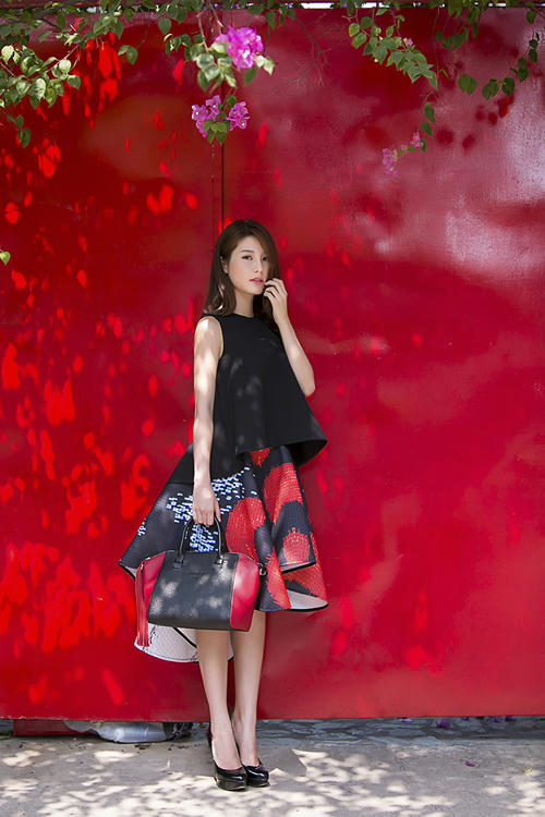 Kết quả hình ảnh cho Trang phục họa tiết Sao Châu Âu