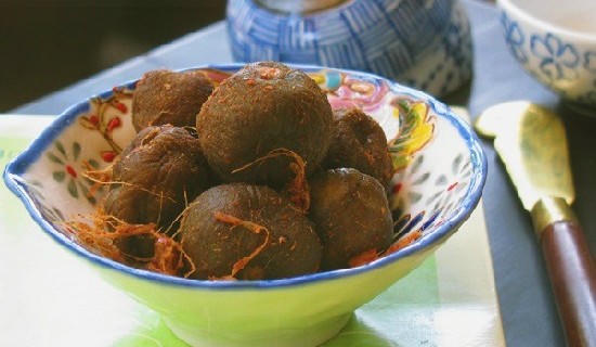 Kết quả hình ảnh cho mứt sấu xào gừng