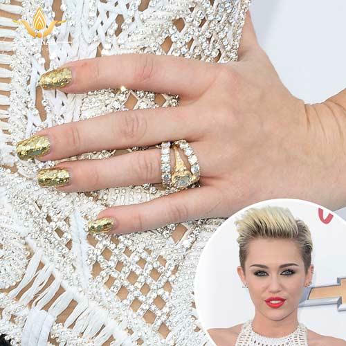 Kết quả hình ảnh cho Nail Màu nhũ lấp lánh