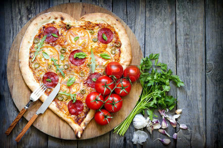 Kết quả hình ảnh cho pizza trái tim