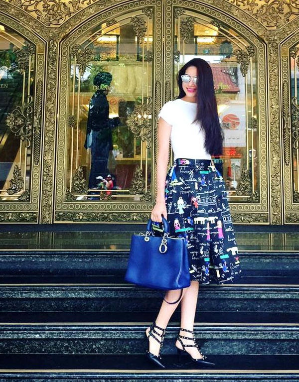 Street style trẻ trung, thanh lịch của Phạm Hương