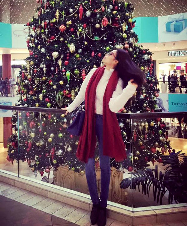 Street style trẻ trung, thanh lịch của Phạm Hương