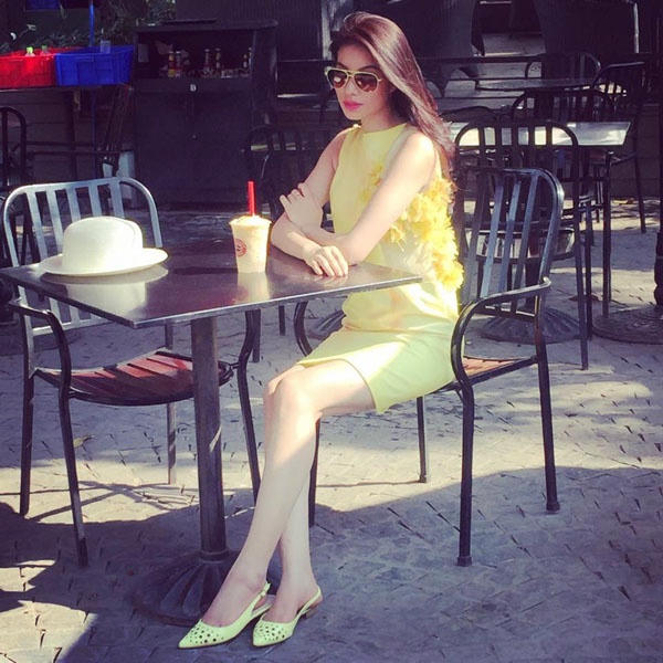 Street style trẻ trung, thanh lịch của Phạm Hương