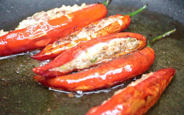 Kết quả hình ảnh cho ớt sừng nhồi thịt heo bằm