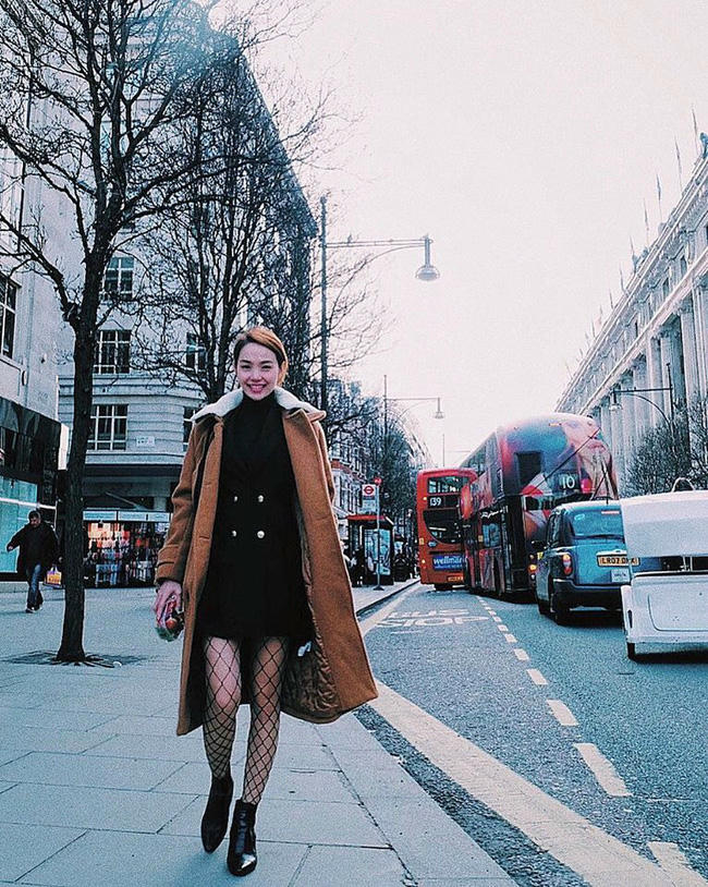 Ngọc Trinh diện túi tiền tỷ dạo phố, Kỳ Duyên bỗng nam tính trong street style tuần qua - Ảnh 21. Ngọc Trinh diện túi tiền tỷ dạo phố, Kỳ Duyên bỗng nam tính trong street style tuần qua - Ảnh 21.