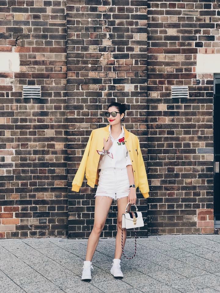 Kết quả hình ảnh cho phạm hương áo thêu hoa hông