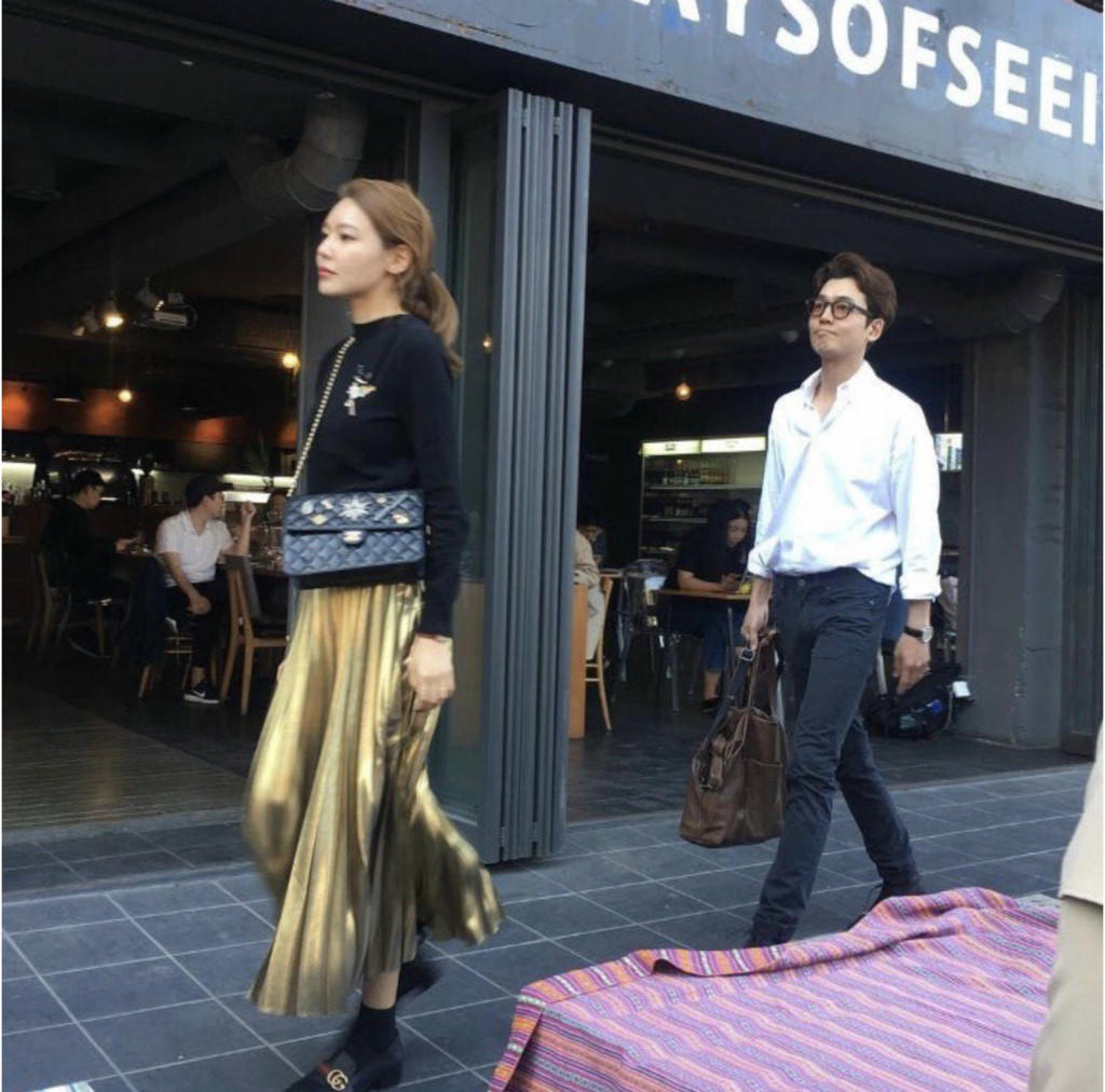 Street style cua sao Han noi bat tuan qua hinh anh 1