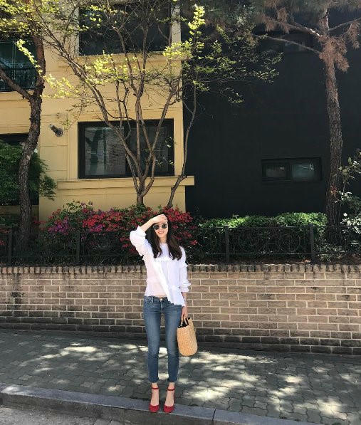 Street style cua sao Han noi bat tuan qua hinh anh 2