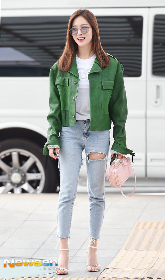 Street style cua sao Han noi bat tuan qua hinh anh 3