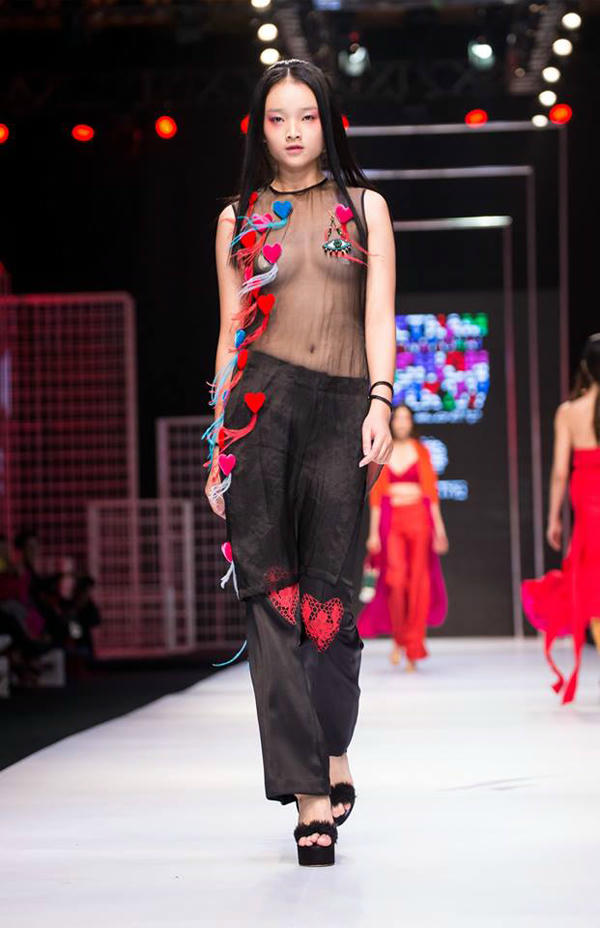 thoi-trang-viet-lang-xe-nhiet-tinh-mot-xuyen-thau-tao-bao