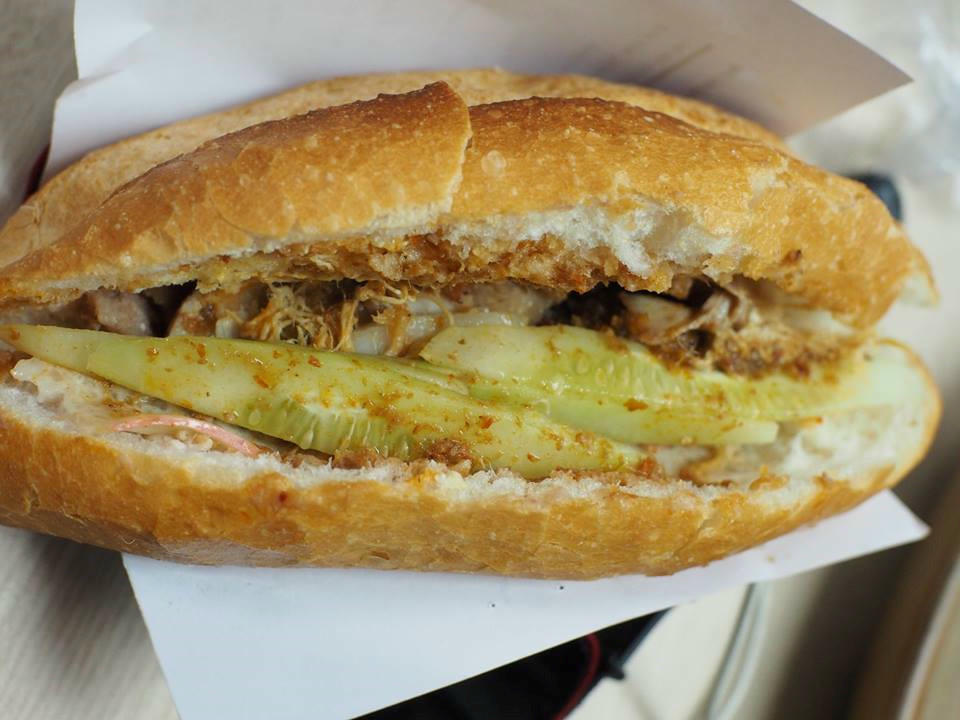 Nhung hang banh mi ngon, gion rum don tim gioi tre Ha thanh hinh anh 3
