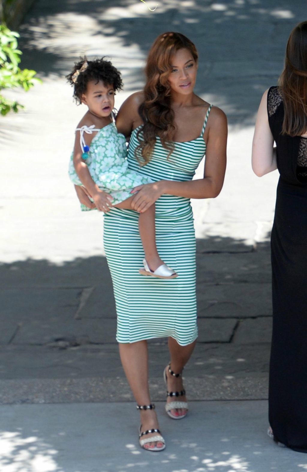 10 cặp mẹ con có gu thời trang đẹp nhất làng giải trí - 01