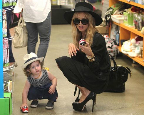 10 cặp mẹ con có gu thời trang đẹp nhất làng giải trí - 39