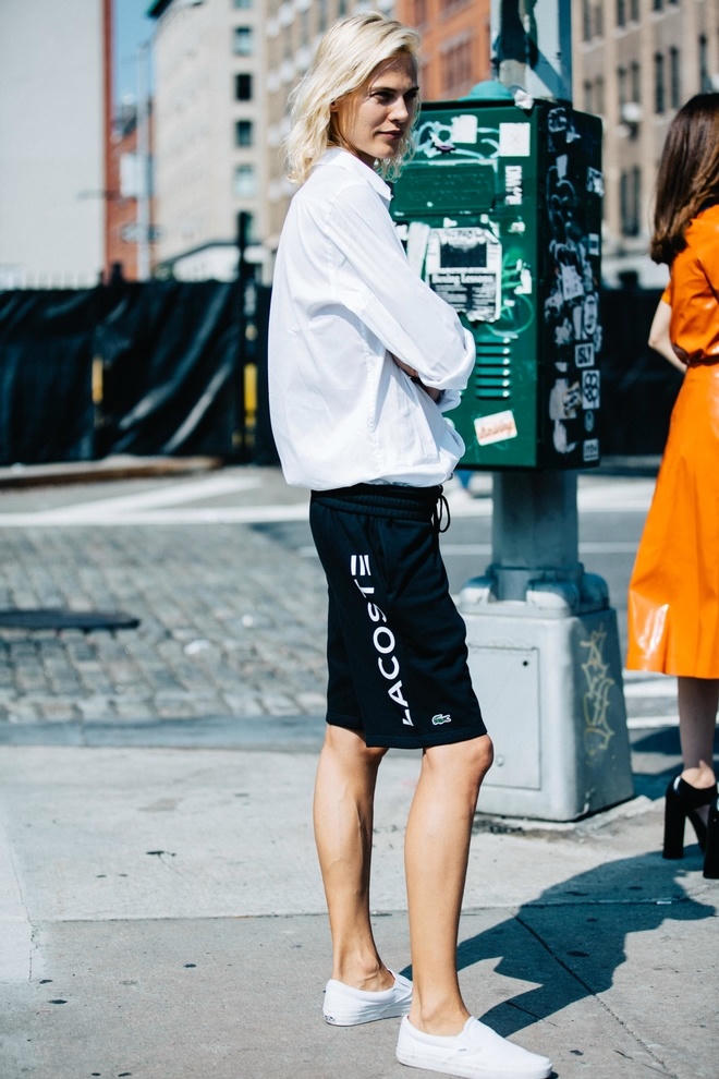 Những cách biến quần thể thao trở nên sành điệu