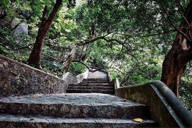 o ninh binh cung co “tuyet tinh coc” ky bi nhu phim kiem hiep hinh anh 2
