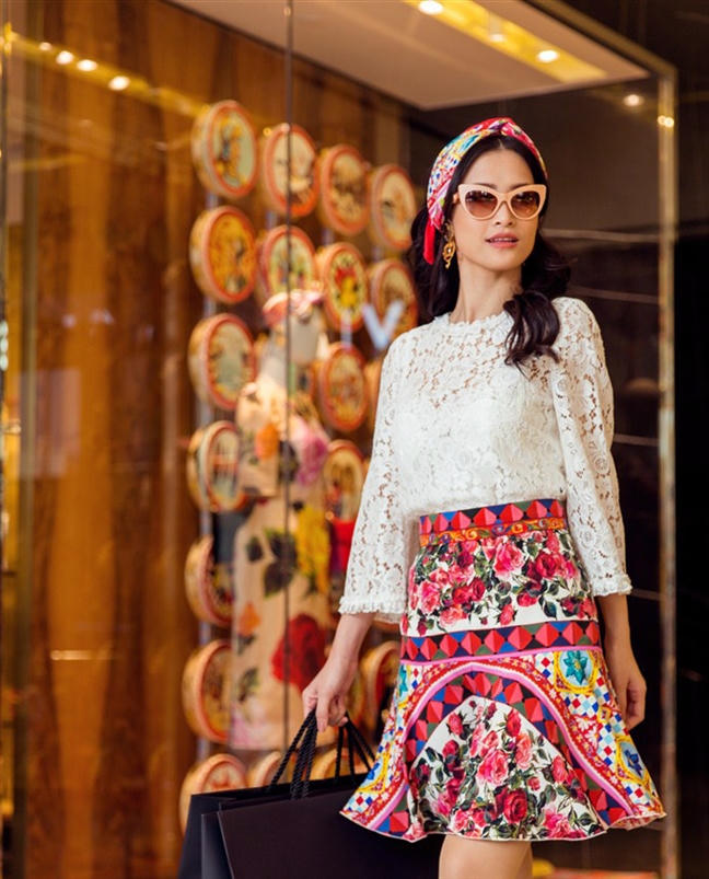 Dong Nhi voi phong cach khi tre trung, luc sang trong