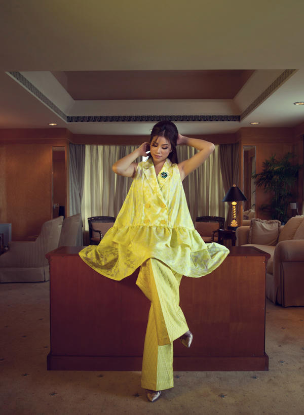 pham-huong-thanh-lich-voi-phong-cach-retro-thap-nien-60-8