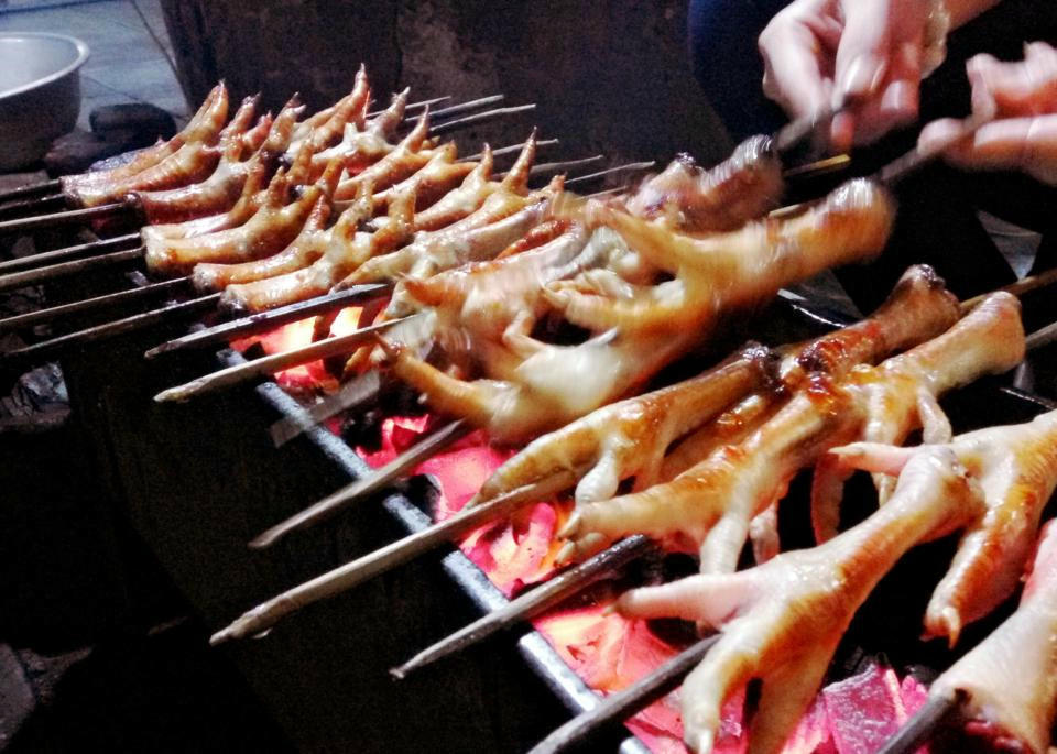 Nhung quan an vat ngon bo re quanh pho di bo Ho Guom hinh anh 4