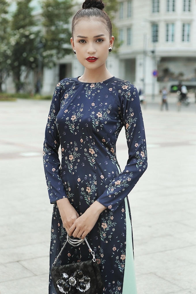 Xu hướng áo dài hoa được lăng xê