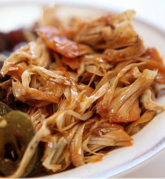 Kết quả hình ảnh cho Thịt ba chỉ kho xơ mít