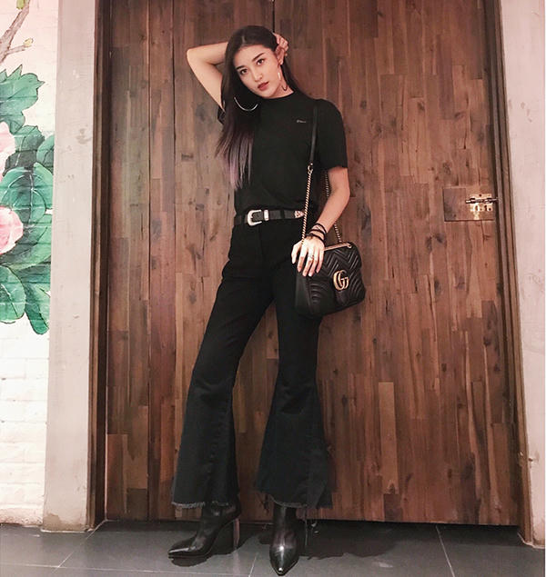 sao-viet-mix-sac-den-cuon-hut-cho-street-style-6