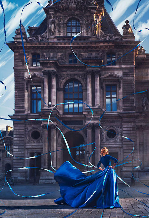 Thắng cảnh thế giới đẹp thêm nghìn lần nhờ mỹ nữ váy áo lộng lẫy