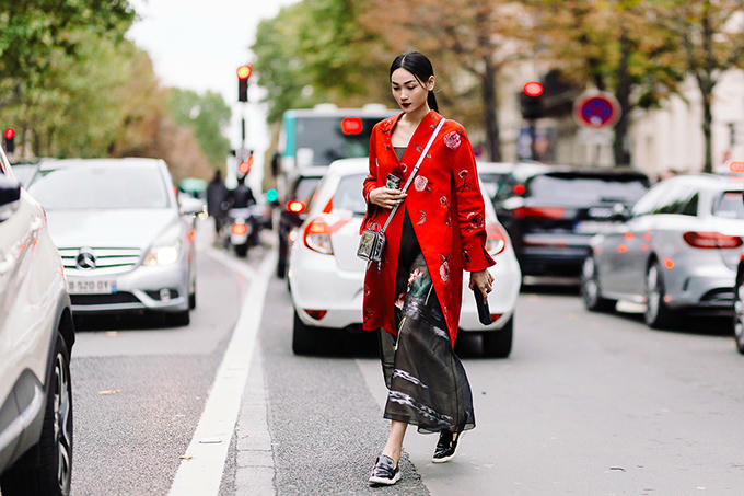 thuy-trang-lang-xe-thoi-trang-viet-tren-pho-paris-9