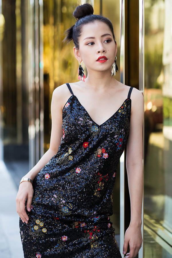 chi-pu-dien-trang-phuc-hoa-khoe-dang-tren-duong-pho-my-6