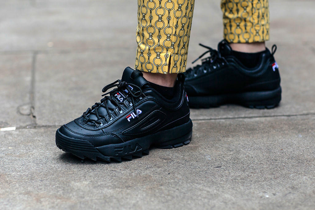 Nhung mau sneaker noi bat nhat tai cac tuan le thoi trang nam 2017 hinh anh 6