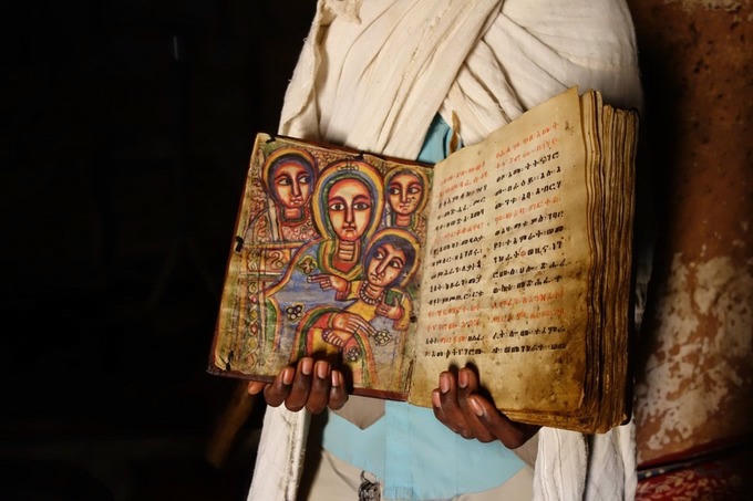 Những nhà thờ bí mật ẩn trong vách đá dựng đứng ở Ethiopia