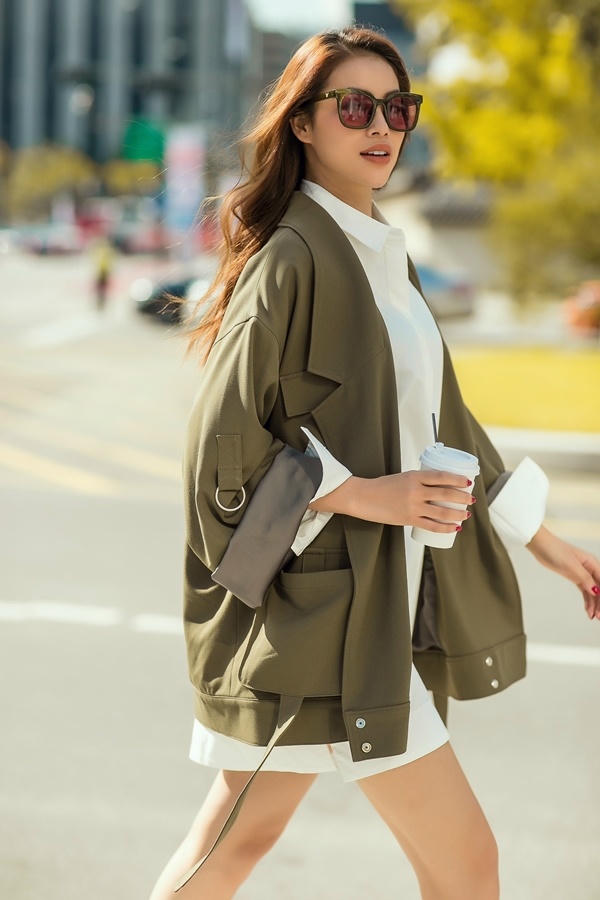 Phạm Hương diện mốt giấu quần dạo phố Seoul