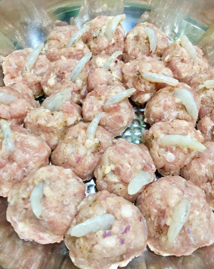 Làm xíu mại tôm thơm ngon chỉ với 3 nguyên liệu đơn giản