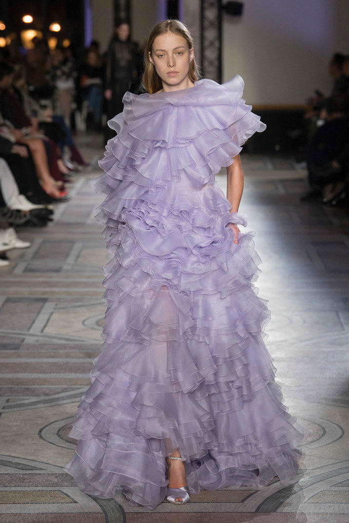 Loạt thiết kế lộng lẫy trên sàn diễn Haute Couture xuân 2018