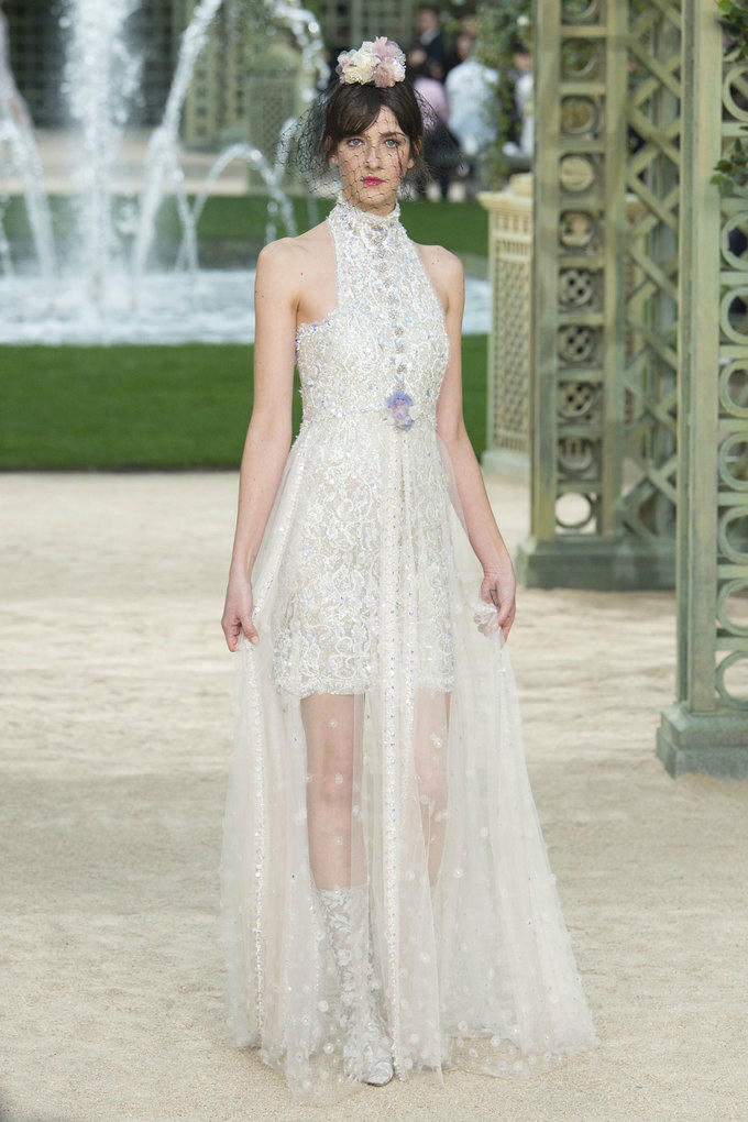 Loạt thiết kế lộng lẫy trên sàn diễn Haute Couture xuân 2018
