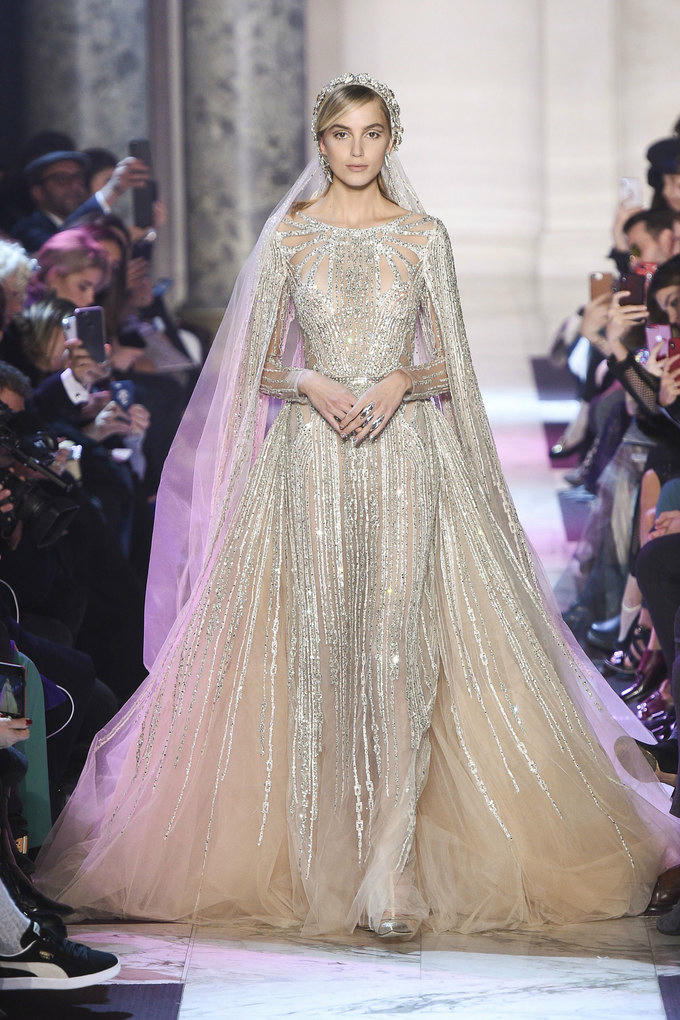 Loạt thiết kế lộng lẫy trên sàn diễn Haute Couture xuân 2018