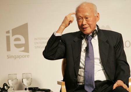 Ông Lý thường được mời tham dự và phát biểu tại các diễn đàn, hội thảo quốc tế về phát triển