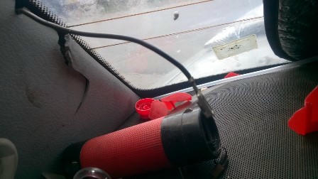 Chiếc bình chữa cháy bị biến dạng sau khi phát nổ