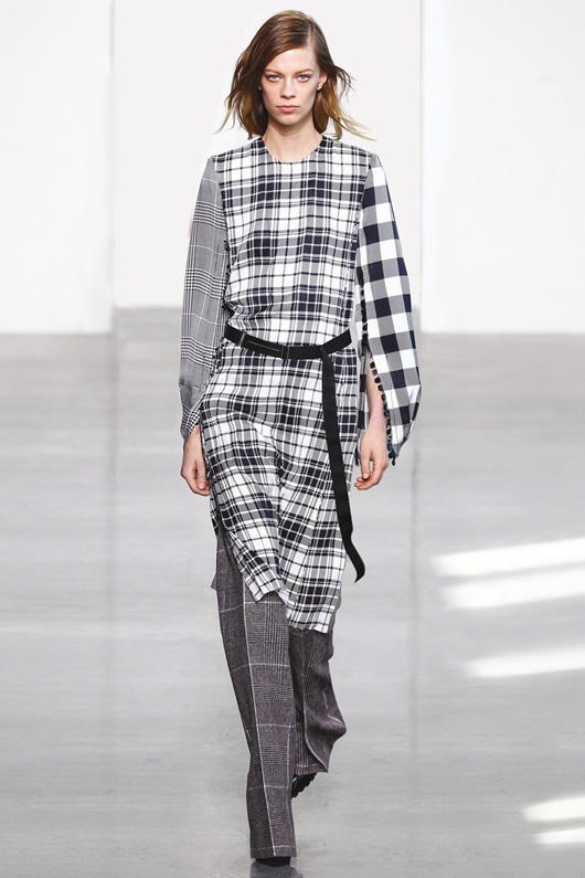 Phong cách 'gái hư' được lăng xê suốt năm 2016