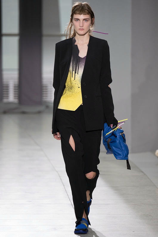 Phong cách 'gái hư' được lăng xê suốt năm 2016