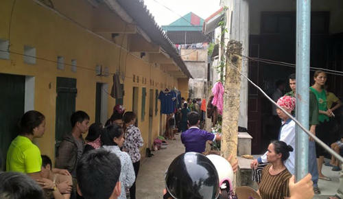 hai-thanh-nien-chet-loa-the-trong-phong-tro