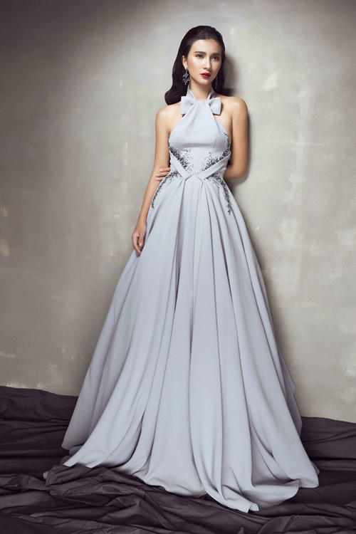 Kim Tuyến diện mốt không nội y với váy dạ hội