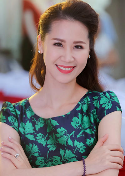 ly-nha-ky-pham-huong-trang-diem-dep-voi-phong-cach-doi-lap-5