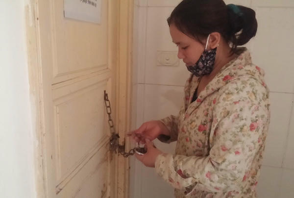 nhà vệ sinh bệnh viện, Bệnh viện 103