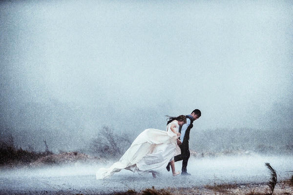 ảnh cưới mưa bão ảnh cưới mưa bão