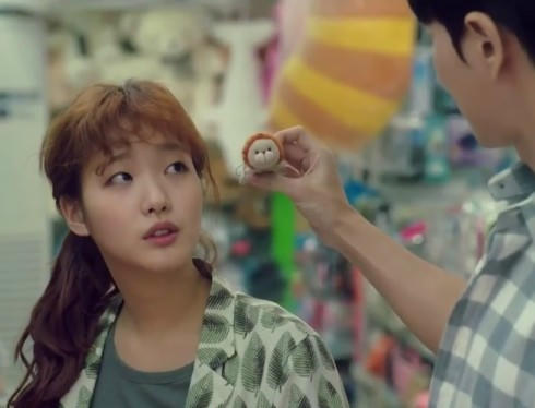 7 cách phối đồ đôi đẹp của Park Hae Jin và Kim Go Eun