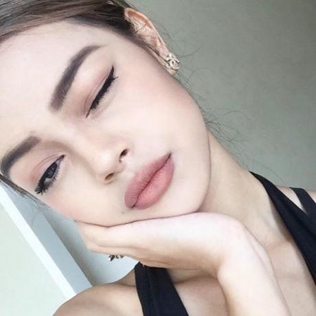 5 màu son cứ tô lên là trắng da, dù bạn vốn là cô nàng da ngăm bẩm sinh 0