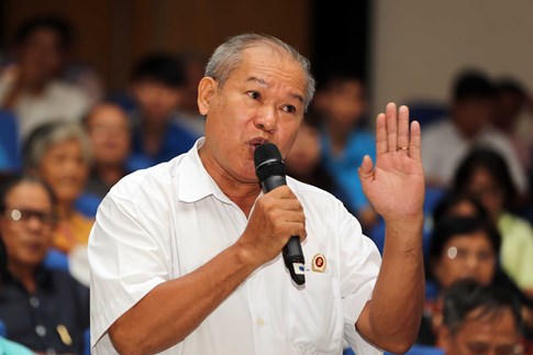 Cử tri phản ánh với Bí thư Đinh La Thăng: Bán nhà mà lại không bán tường - ảnh 2