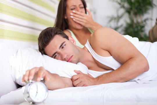  Nhiều người chia sẻ rằng họ khó chịu với bạn đời bởi thói quen của anh/cô ấy mỗi sáng thức dậy. 