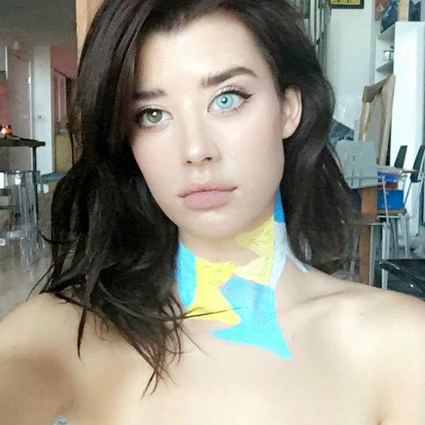 vẻ đẹp đạc biệt của làng thời trang Sarah McDaniel 